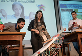 Pasión por construir (y destruir) puentes